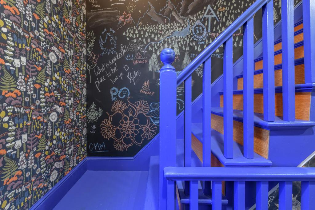 Black Elephant Hostel - image 3