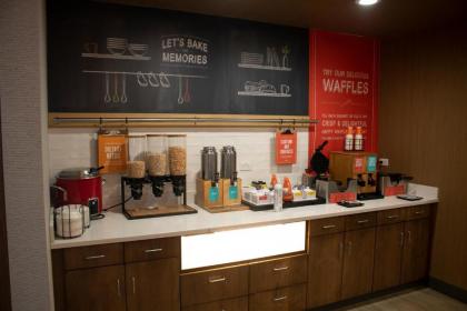 Hampton Inn & Suites Portland West - image 12