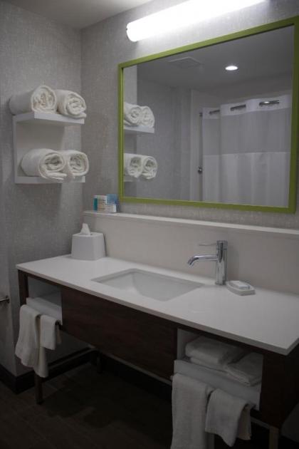 Hampton Inn & Suites Portland West - image 14