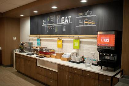 Hampton Inn & Suites Portland West - image 3