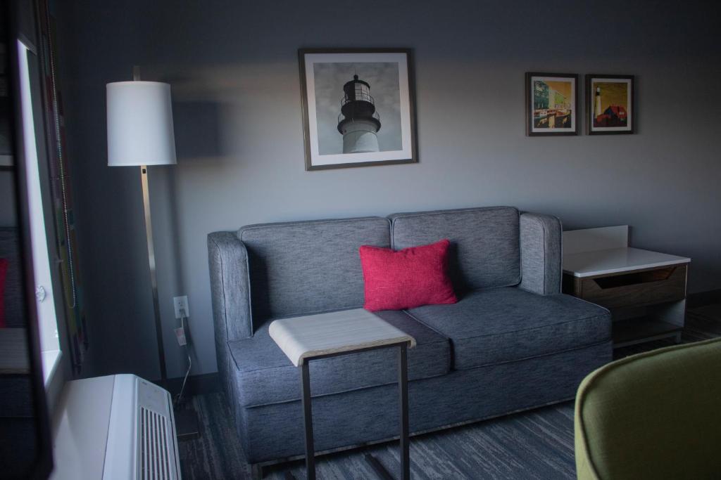 Hampton Inn & Suites Portland West - image 6
