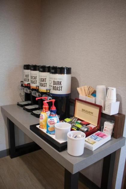 Hampton Inn & Suites Portland West - image 7