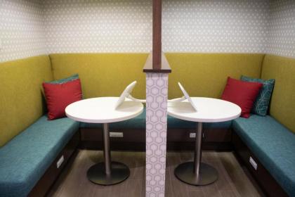 Hampton Inn & Suites Portland West - image 9