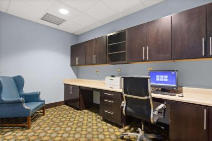 SureStay Plus Hotel By Best Western Portland Route 52 West - image 14