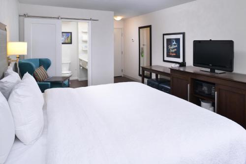 Hampton Inn Portland East - image 3