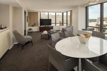 Hilton Portland Downtown - image 2