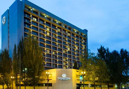 DoubleTree by Hilton Portland - main image