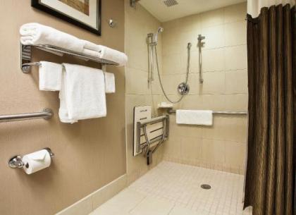 DoubleTree by Hilton Portland - image 2