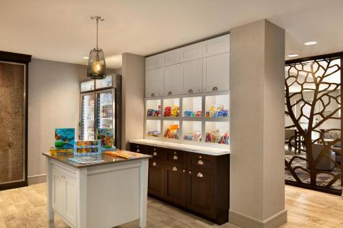Homewood Suites by Hilton Portland Airport - image 3
