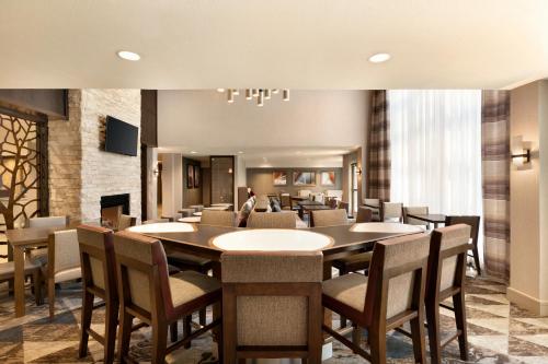 Homewood Suites by Hilton Portland Airport - image 4