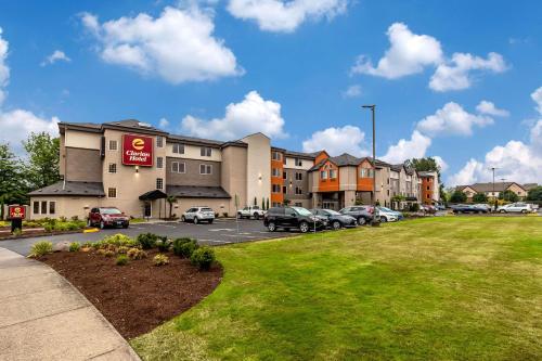 Clarion Hotel Portland International Airport - main image