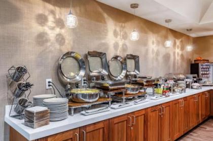 Clarion Hotel Portland International Airport - image 3