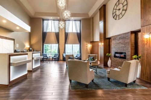 Clarion Hotel Portland International Airport - image 4