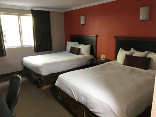 Downtown Value Inn - image 4