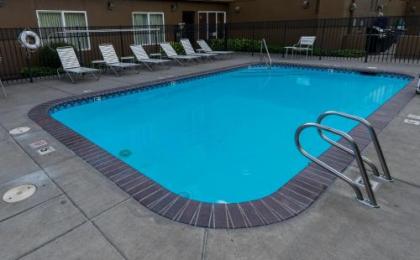 Fairfield Inn & Suites by Marriott Portland Airport - image 4