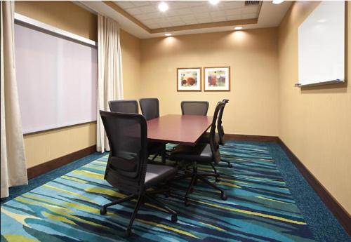 SpringHill Suites Portland Airport - image 2