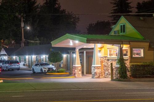 Nordic Inn and Suites - image 2