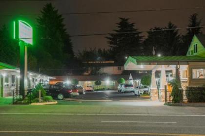 Nordic Inn and Suites - image 4