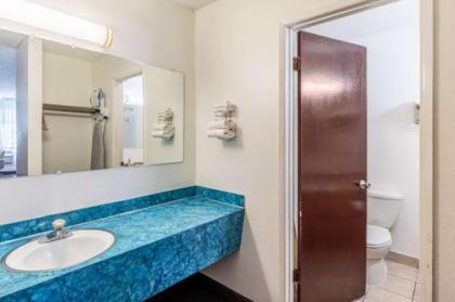 Rodeway Inn & Suites Hwy 217 & 26 W - image 2