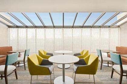Hampton Inn Portland Airport - image 2