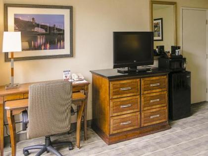 Inn at the Convention Center - image 3