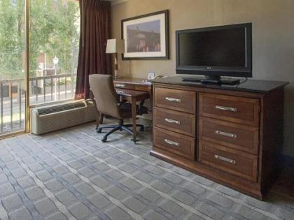 Inn at the Convention Center - image 4