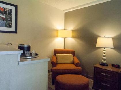 Inn at the Convention Center - image 5