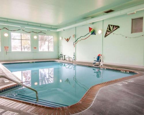 Quality Inn Downtown Convention Center Portland - image 2