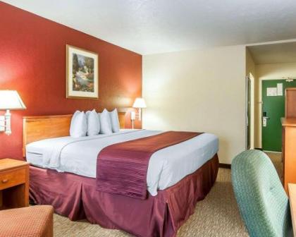 Quality Inn Downtown Convention Center Portland - image 4
