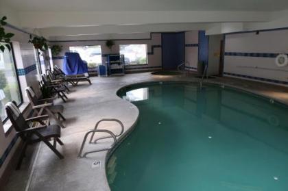 Oxford Suites Portland - Jantzen Beach - image 3