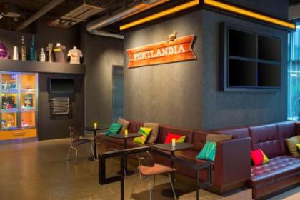 Aloft Portland Airport Hotel at Cascade Station - image 4