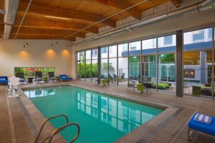Aloft Portland Airport Hotel at Cascade Station - image 5