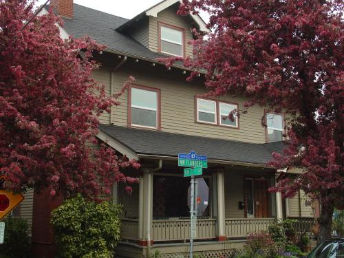Portland International Guesthouse - main image