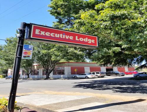 Executive Lodge - image 2