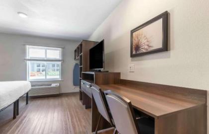 WoodSpring Suites Portland North Gresham - image 23
