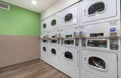 WoodSpring Suites Portland North Gresham - image 30