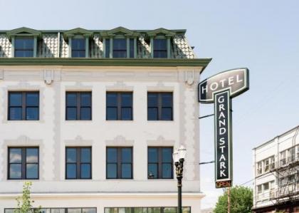 Hotel Grand Stark - image 2