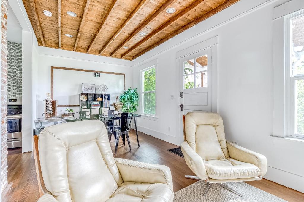 Corbett Cottage - image 7
