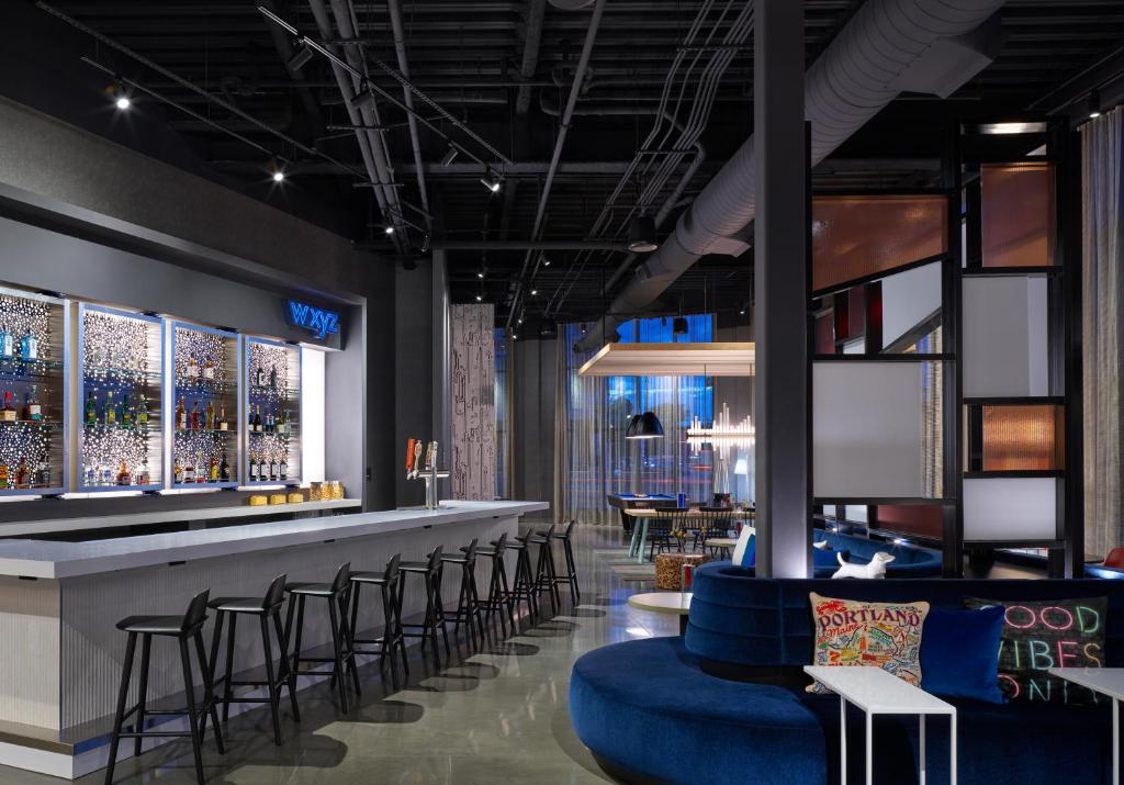 Aloft Portland Maine - main image