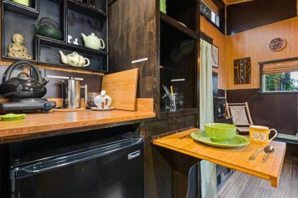 Tiny Digs Bamboo House - image 10