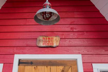 Tiny Digs Barn House - image 3