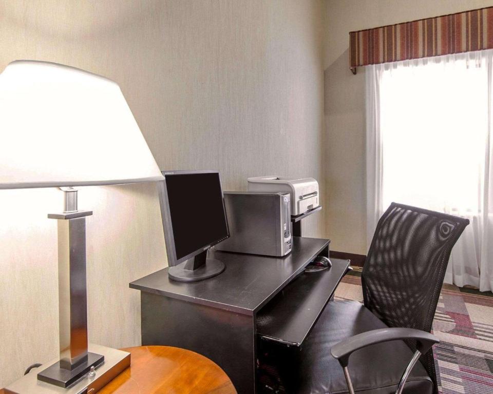 Quality Inn & Suites Portsmouth - image 6