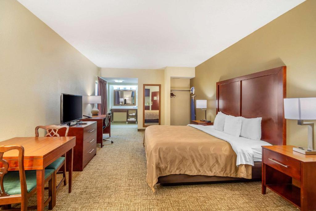 Quality Inn & Suites Olde Town - image 6