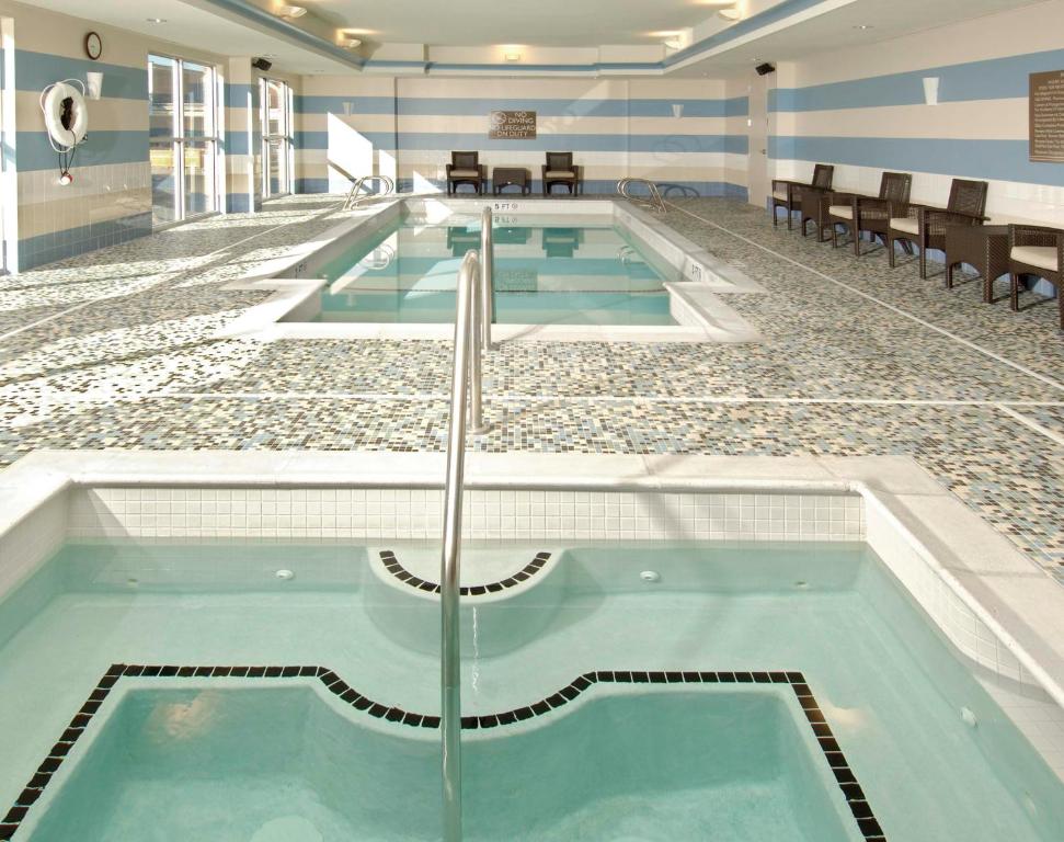 Hilton Garden Inn Portsmouth Downtown - image 2