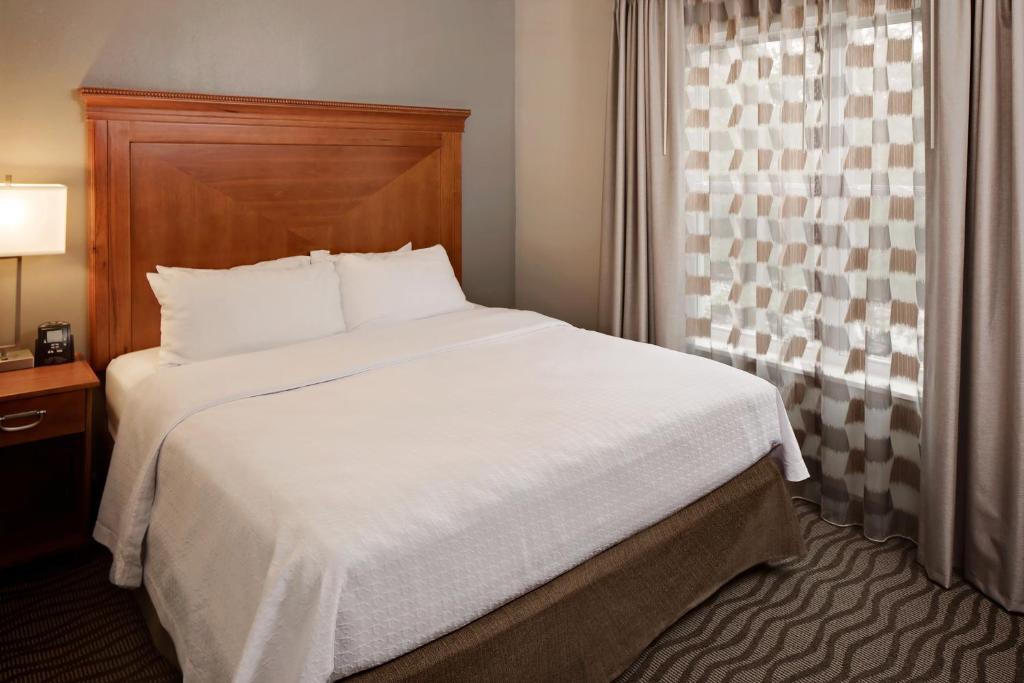 Homewood Suites by Hilton Portsmouth - image 4