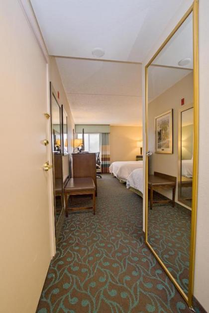 Hampton Inn Portsmouth Central - image 15