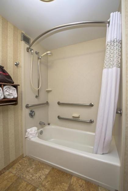 Hampton Inn Portsmouth Central - image 18