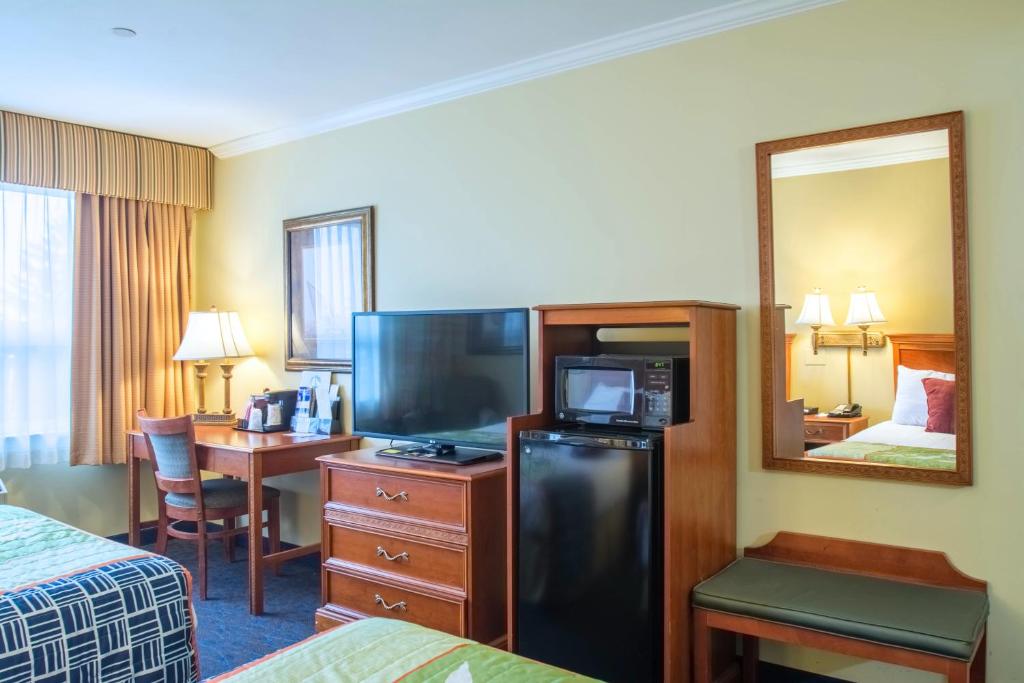 Anchorage Inn and Suites - image 2