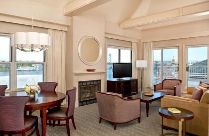 Sheraton Portsmouth Harborside Hotel - image 4