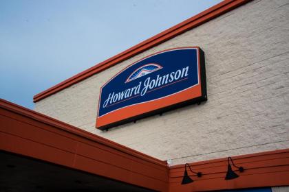 Howard Johnson by Wyndham Portsmouth - image 14